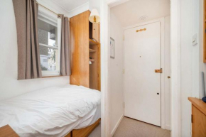 Compact apartment in central London